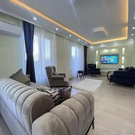 Ikiz Isitmali Havuzlu Hotel *